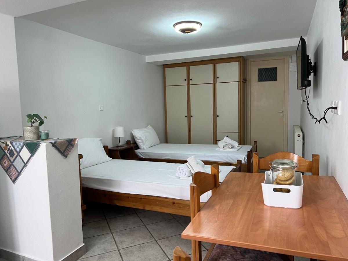 Athina Rooms Karvounades 외부 사진