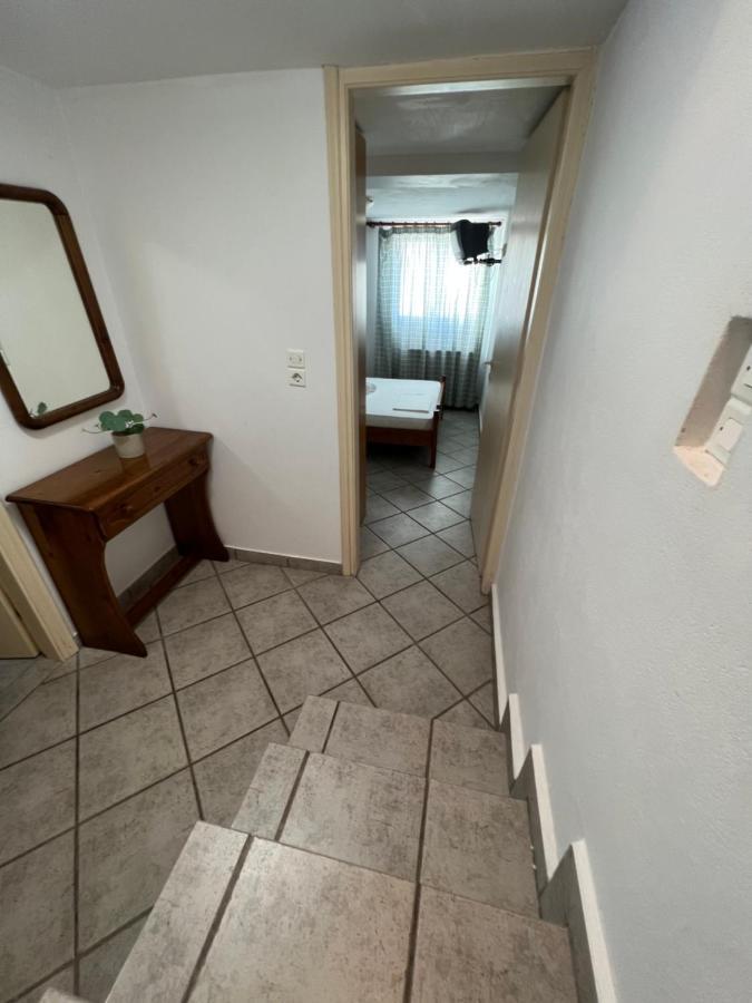 Athina Rooms Karvounades 외부 사진