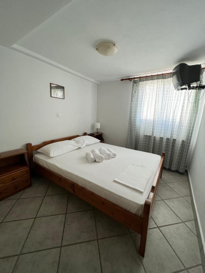 Athina Rooms Karvounades 외부 사진