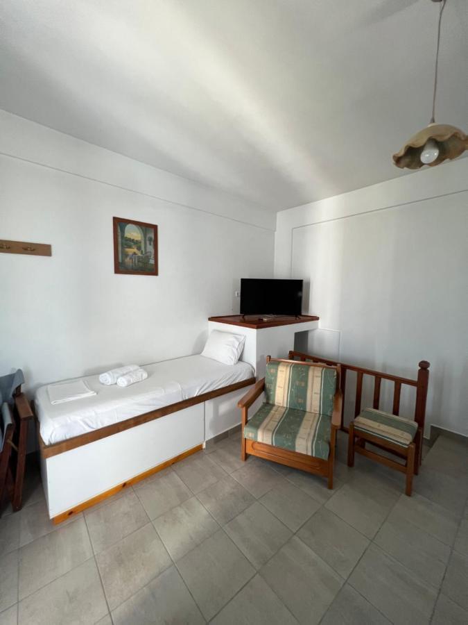 Athina Rooms Karvounades 외부 사진