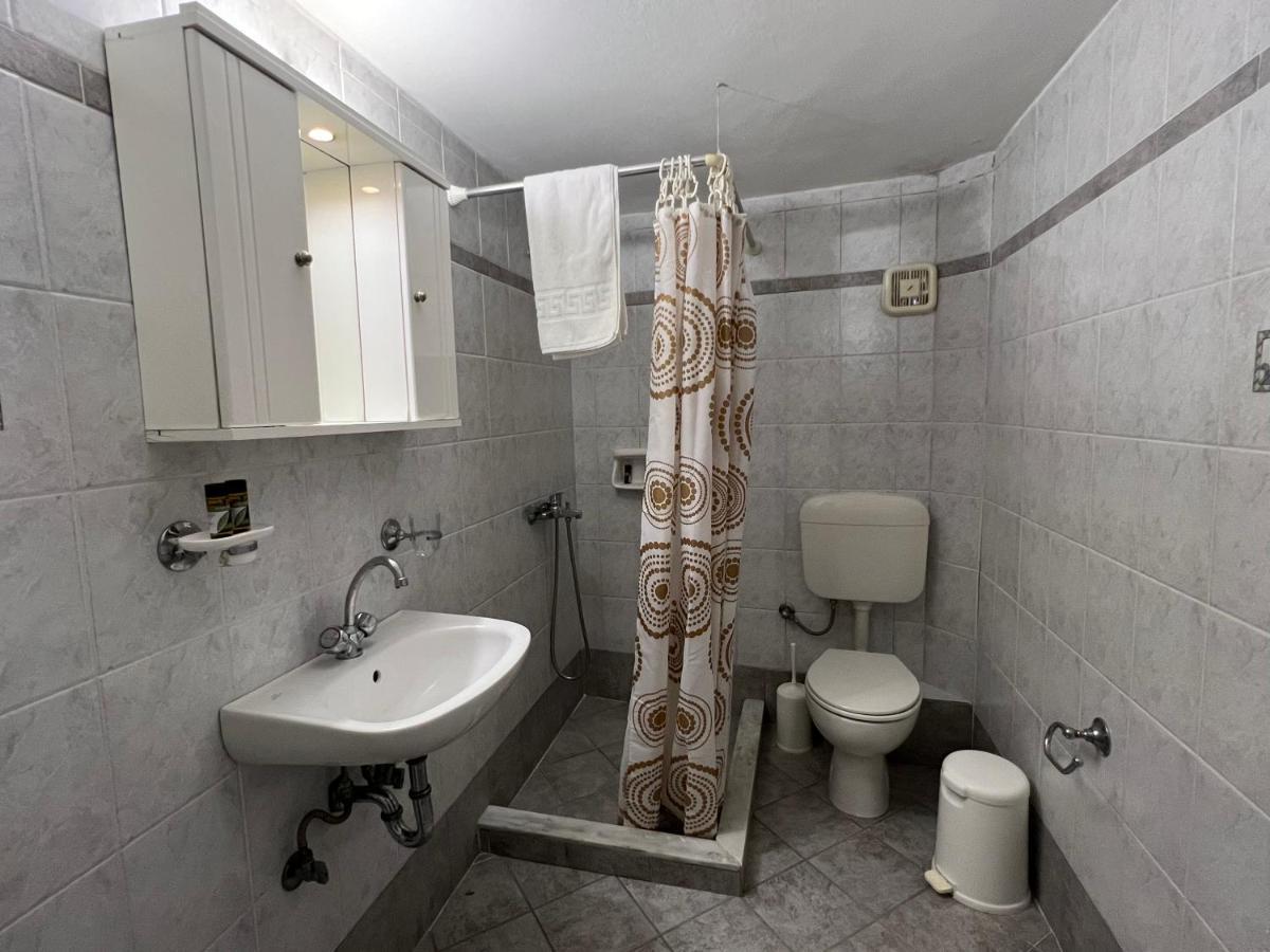 Athina Rooms Karvounades 외부 사진