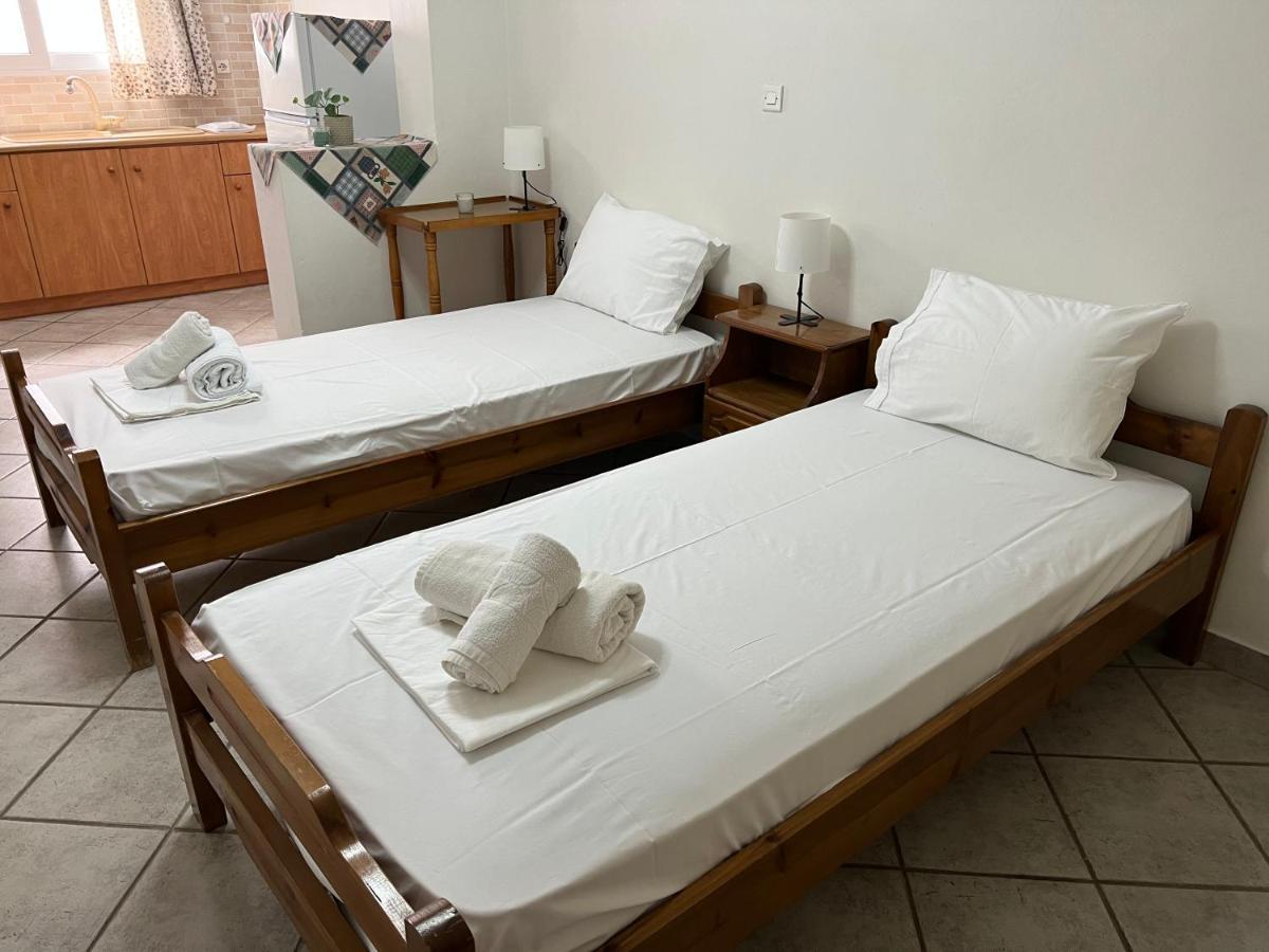 Athina Rooms Karvounades 외부 사진